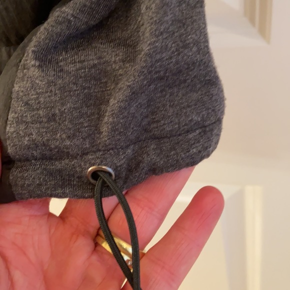 Hem and Thread Southwest Pattern vest. Size S - Picture 7 of 10